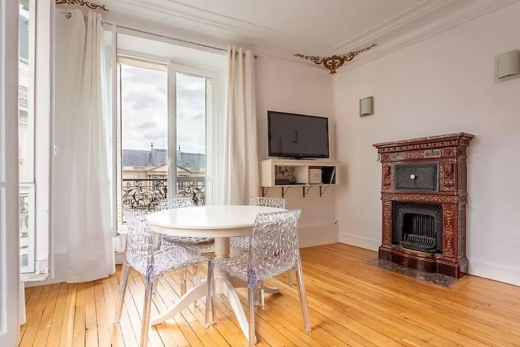 Le Marais, Fantastic View On Archives Nationales Apartment Paris