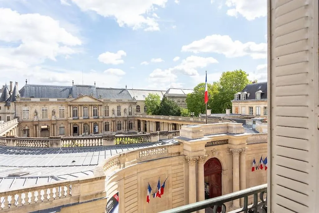 Le Marais, Fantastic View On Archives Nationales Apartment Paris